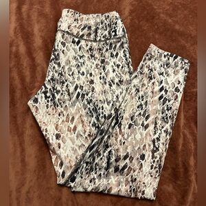 Apana Crop Leggings Size Small